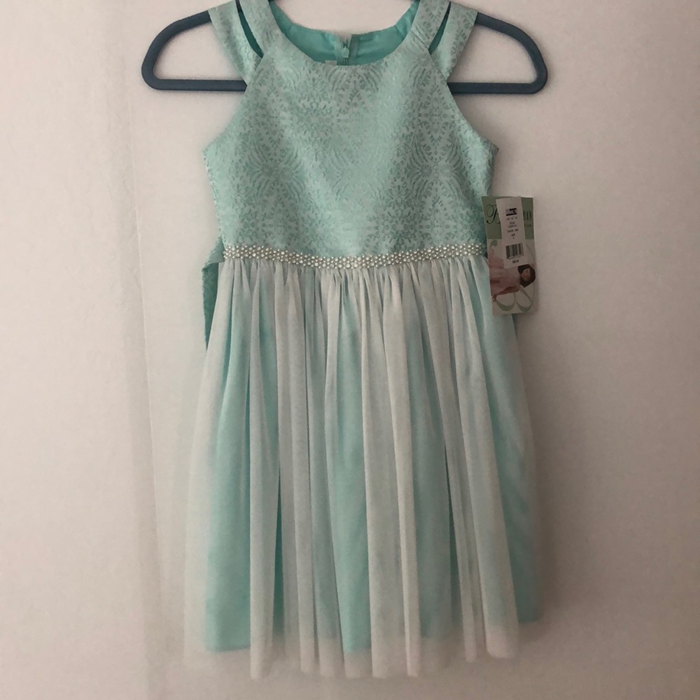 Girls dress